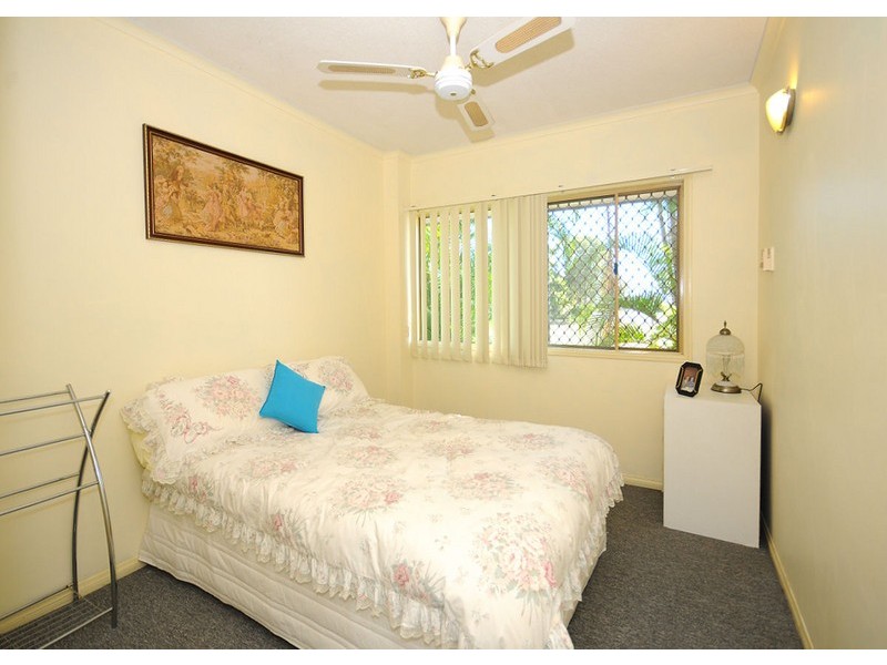 1/3 Beach Road, Pialba QLD 4655