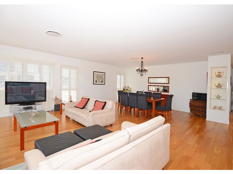 140 Esplanade, Point Vernon QLD 4655