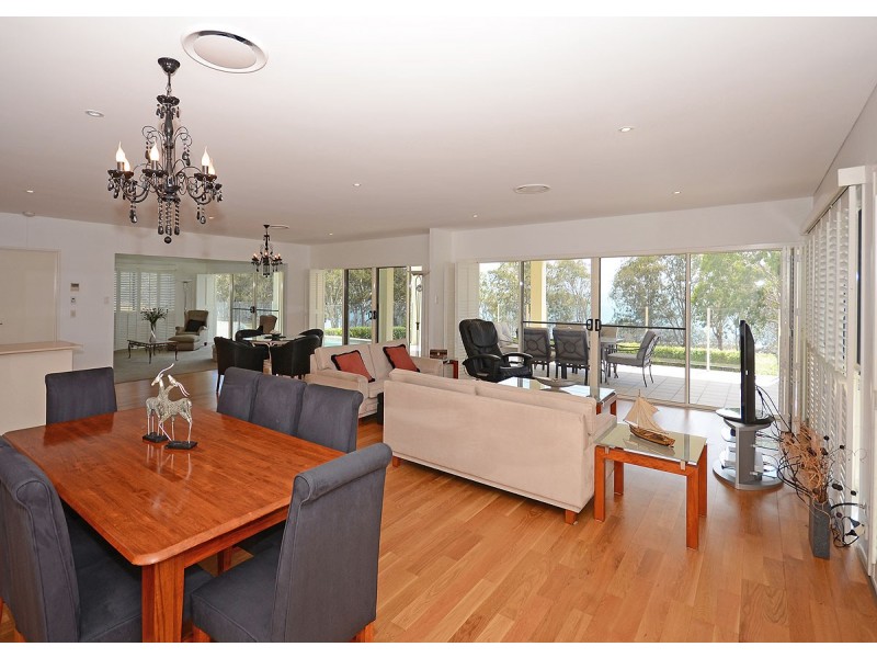 140 Esplanade, Point Vernon QLD 4655