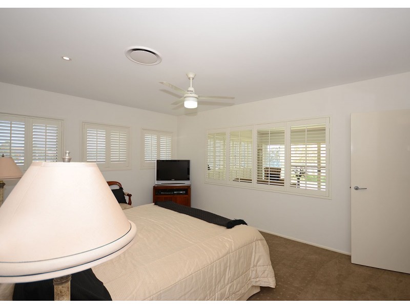 140 Esplanade, Point Vernon QLD 4655