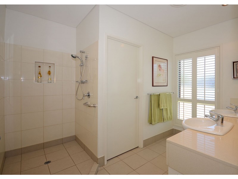 140 Esplanade, Point Vernon QLD 4655