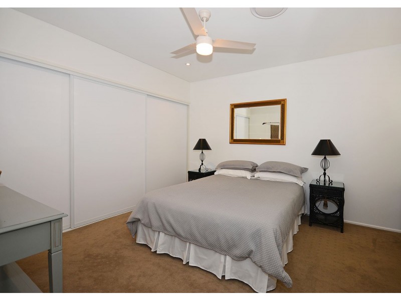 140 Esplanade, Point Vernon QLD 4655