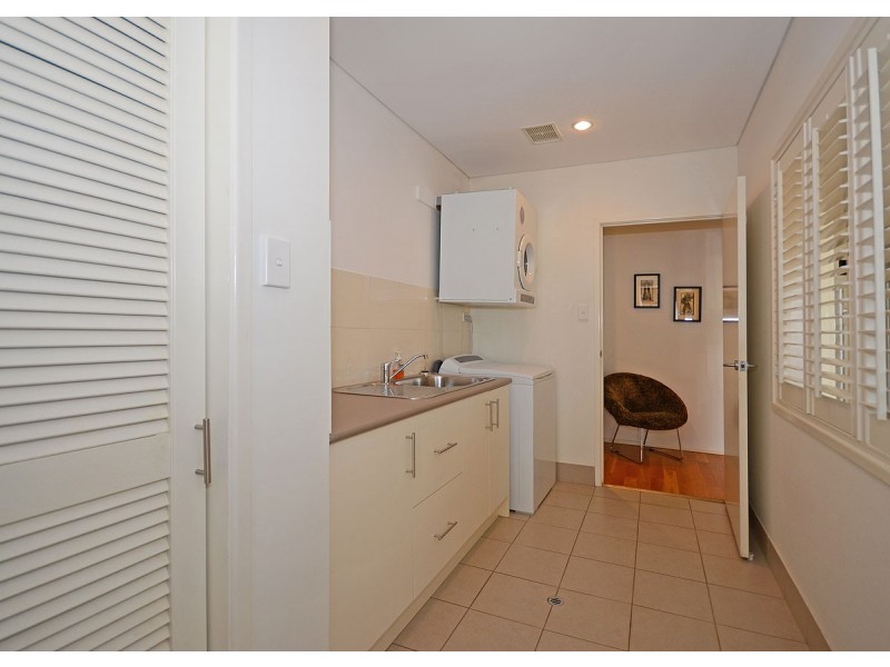 140 Esplanade, Point Vernon QLD 4655