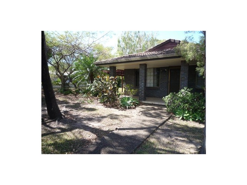 32 Barker Street, Point Vernon QLD 4655