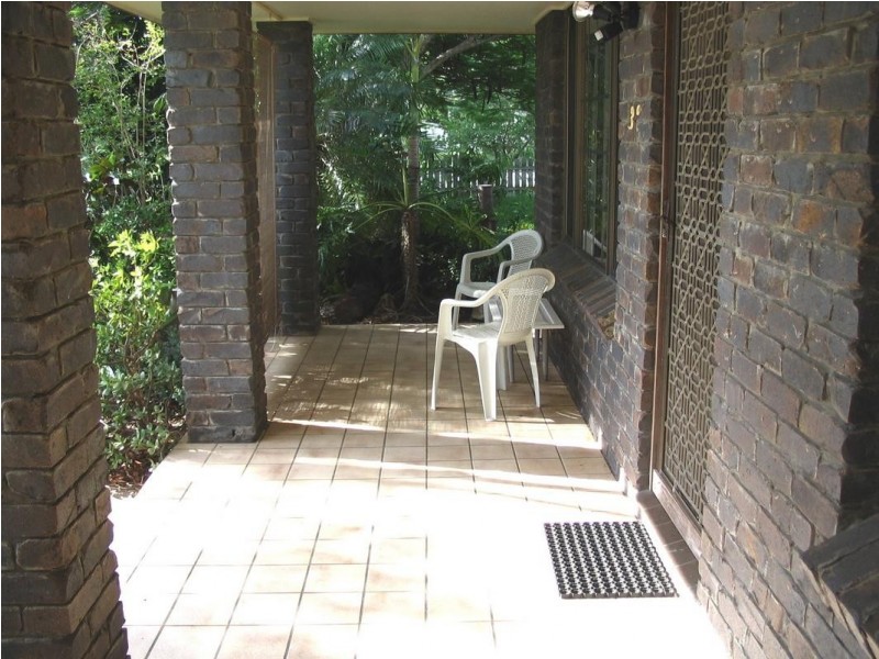 32 Barker Street, Point Vernon QLD 4655