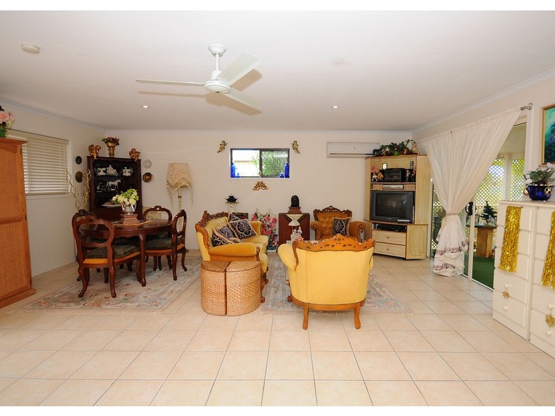 11 Lakeside Court, Torquay QLD 4655