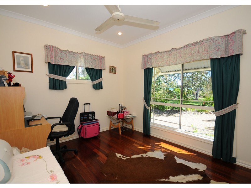 8 Raward Road, Wondunna QLD 4655