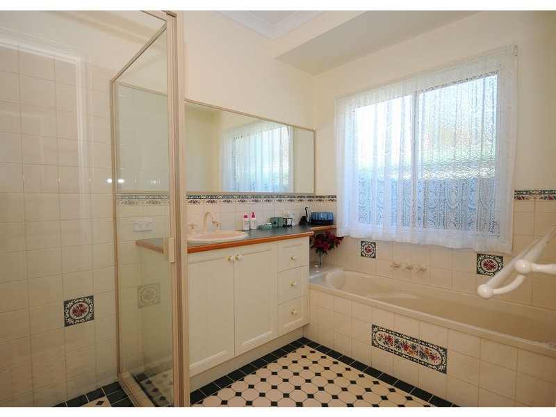 8 Raward Road, Wondunna QLD 4655