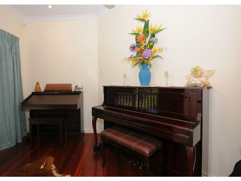 8 Raward Road, Wondunna QLD 4655