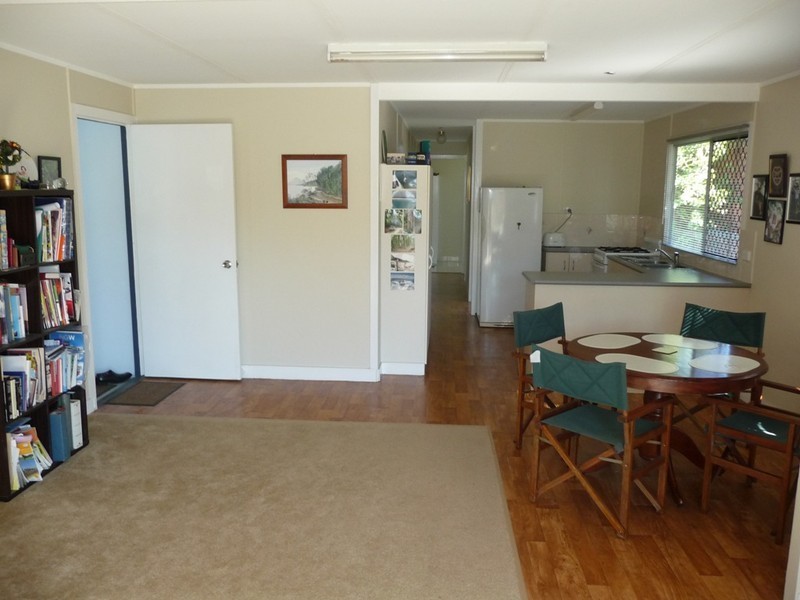 21 Paradise Street, Point Vernon QLD 4655