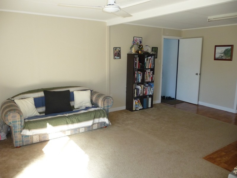 21 Paradise Street, Point Vernon QLD 4655