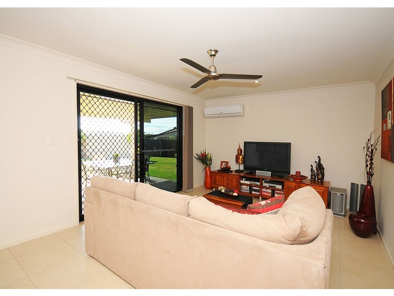 11 Stringybark Drive, Urangan QLD 4655