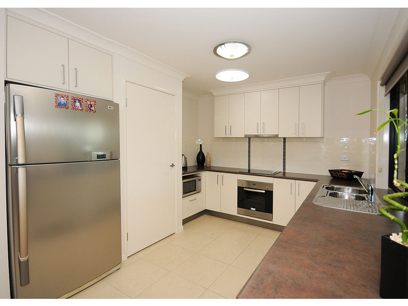 11 Stringybark Drive, Urangan QLD 4655