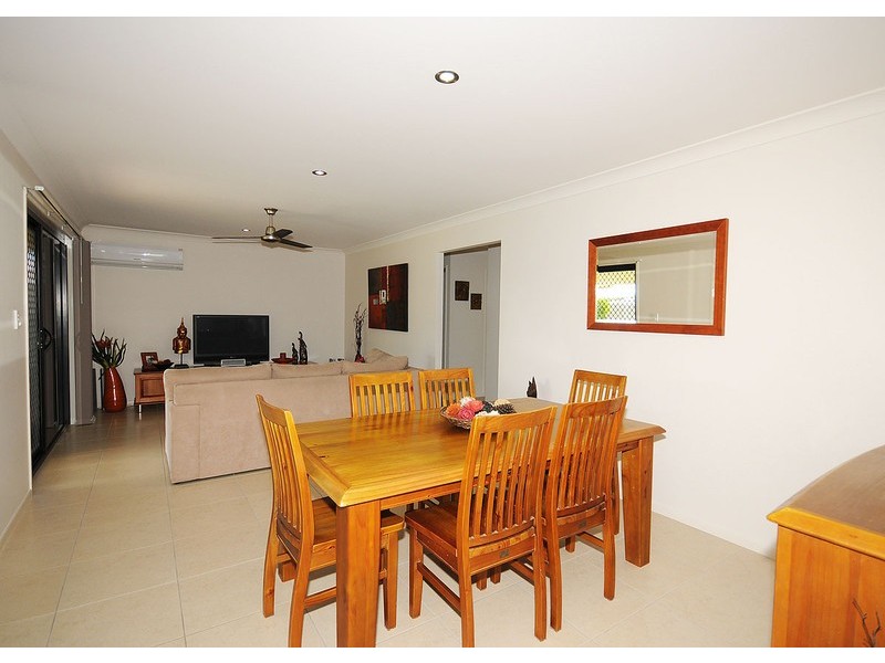 11 Stringybark Drive, Urangan QLD 4655