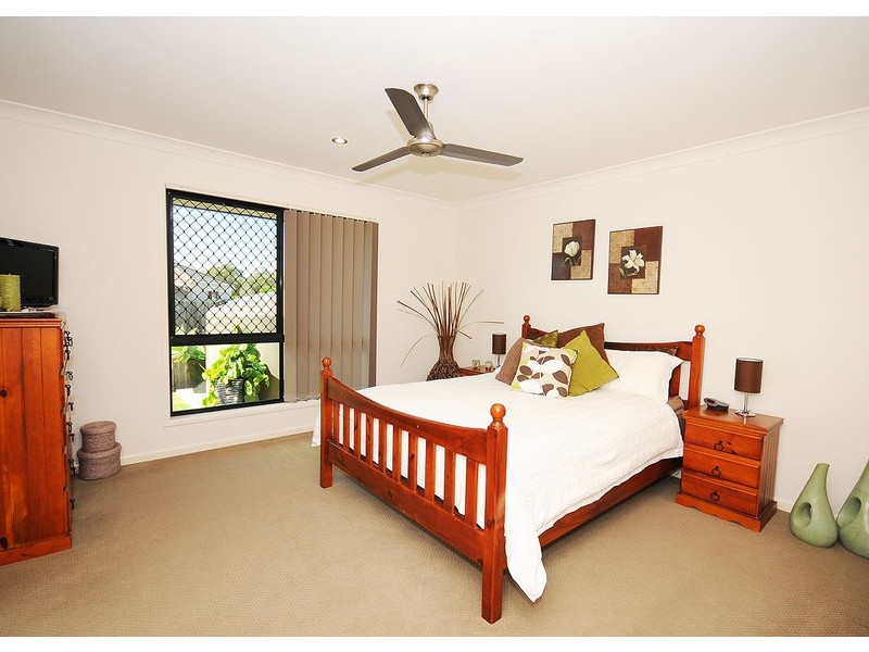 11 Stringybark Drive, Urangan QLD 4655