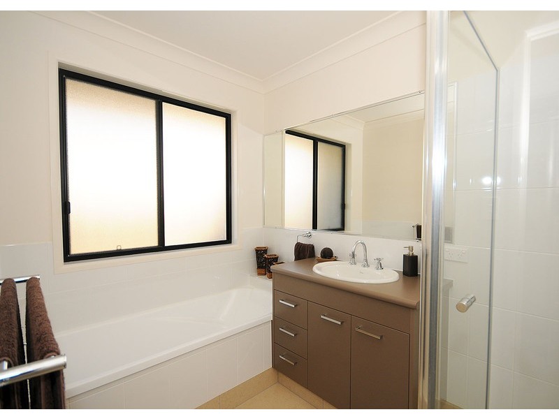 11 Stringybark Drive, Urangan QLD 4655