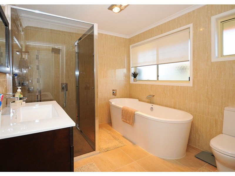 112 Caddy Avenue, Urraween QLD 4655