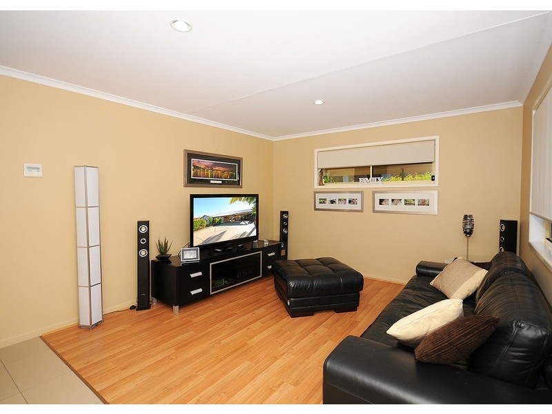 112 Caddy Avenue, Urraween QLD 4655
