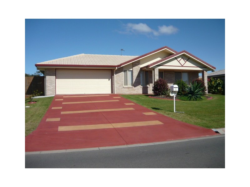 25 MOONSTONE, Urangan QLD 4655