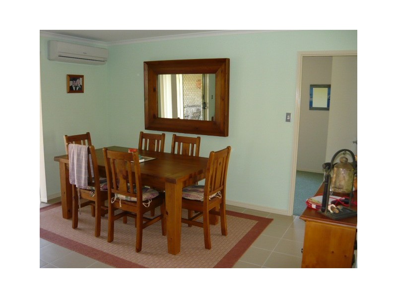 25 MOONSTONE, Urangan QLD 4655