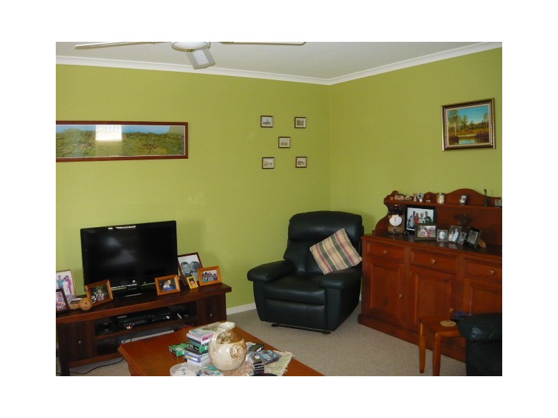 25 MOONSTONE, Urangan QLD 4655