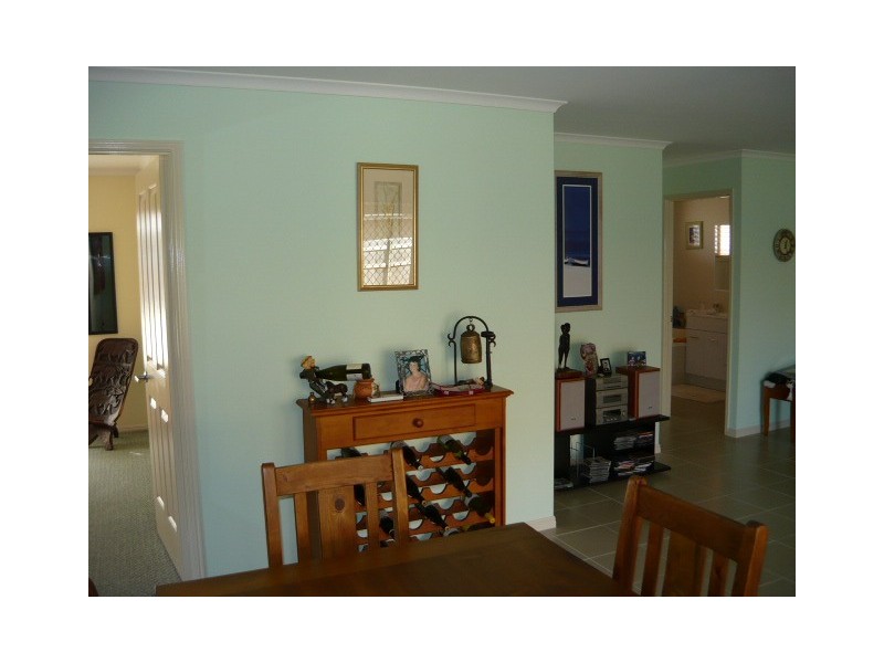 25 MOONSTONE, Urangan QLD 4655