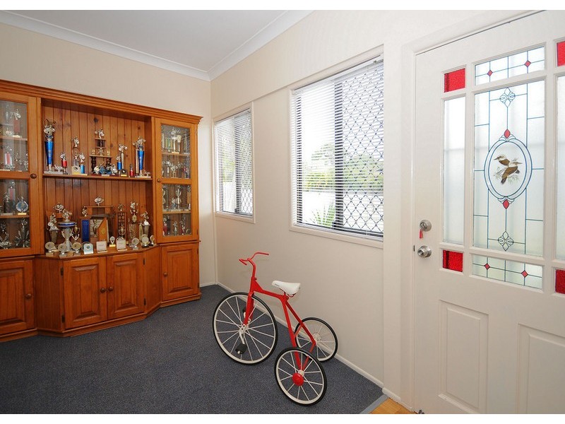 73 Dayman Street, Urangan QLD 4655