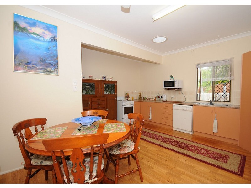 73 Dayman Street, Urangan QLD 4655