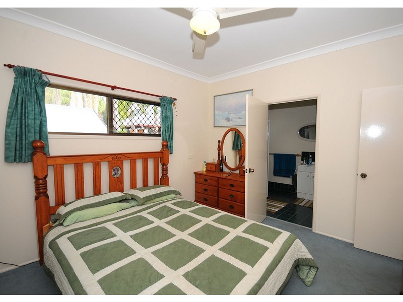 73 Dayman Street, Urangan QLD 4655