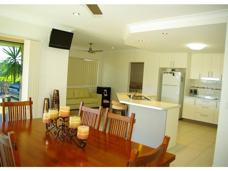 6 Pinehurst Drive, Wondunna QLD 4655
