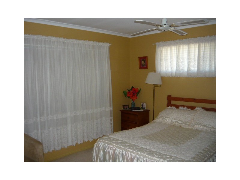 12 Shoreline Crt, Urangan QLD 4655