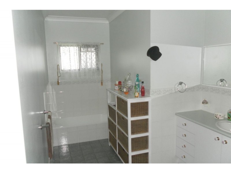 39 Churchill Mine Road, Dundathu QLD 4650