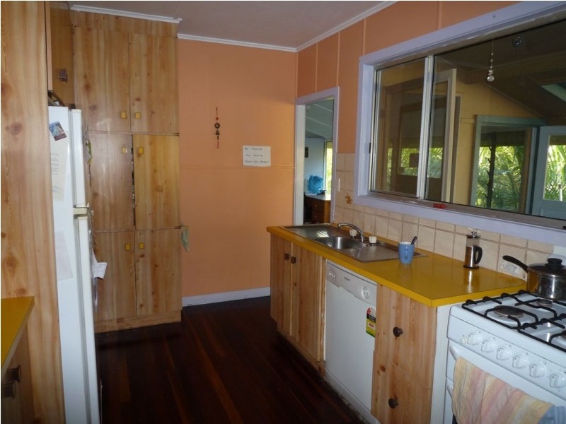 92 Long Street, Point Vernon QLD 4655