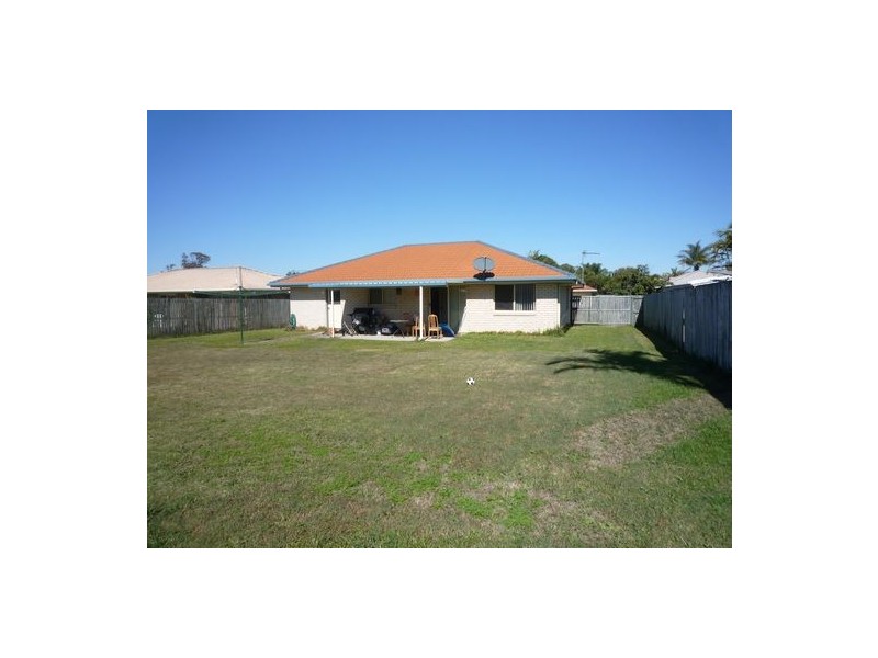 26 Deloraine Ave, Urangan QLD 4655