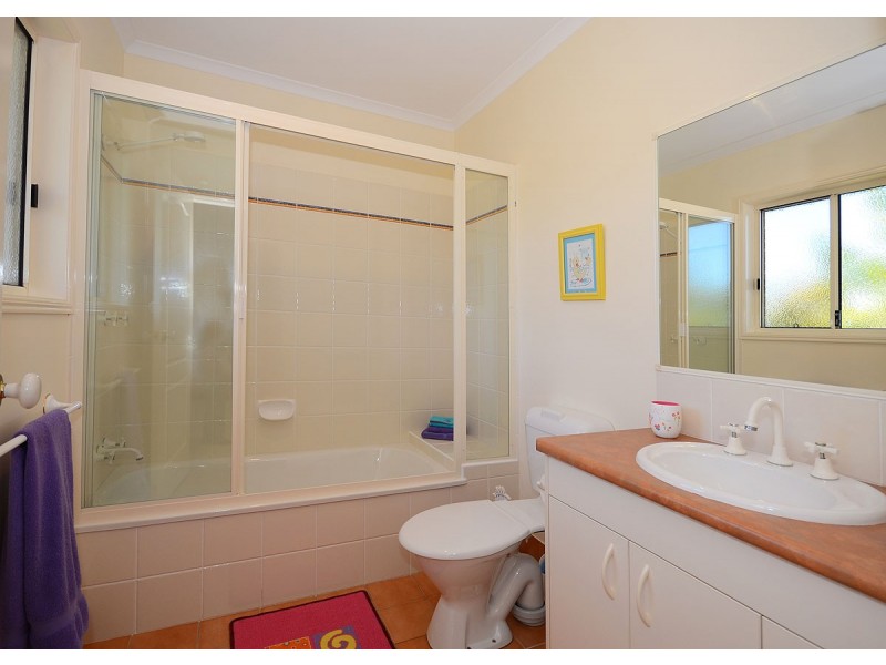 11 Oakmont Place, Wondunna QLD 4655