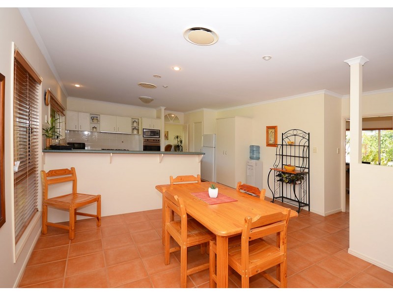 11 Oakmont Place, Wondunna QLD 4655