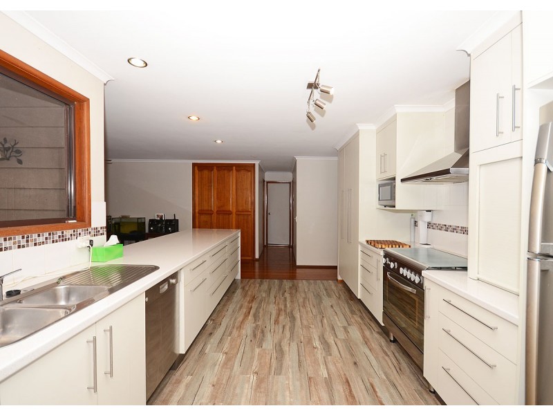 8 Windsor Way, Urraween QLD 4655