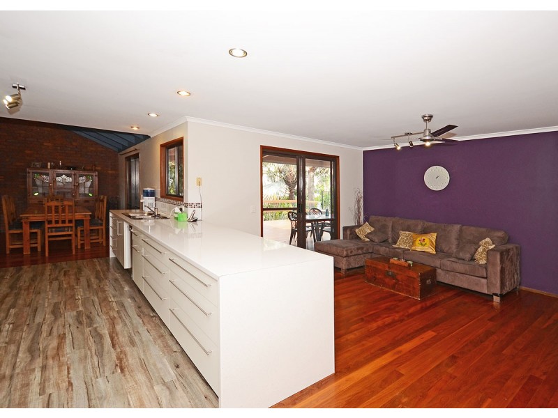 8 Windsor Way, Urraween QLD 4655