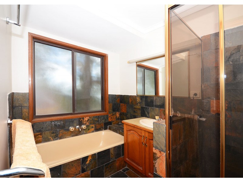 8 Windsor Way, Urraween QLD 4655