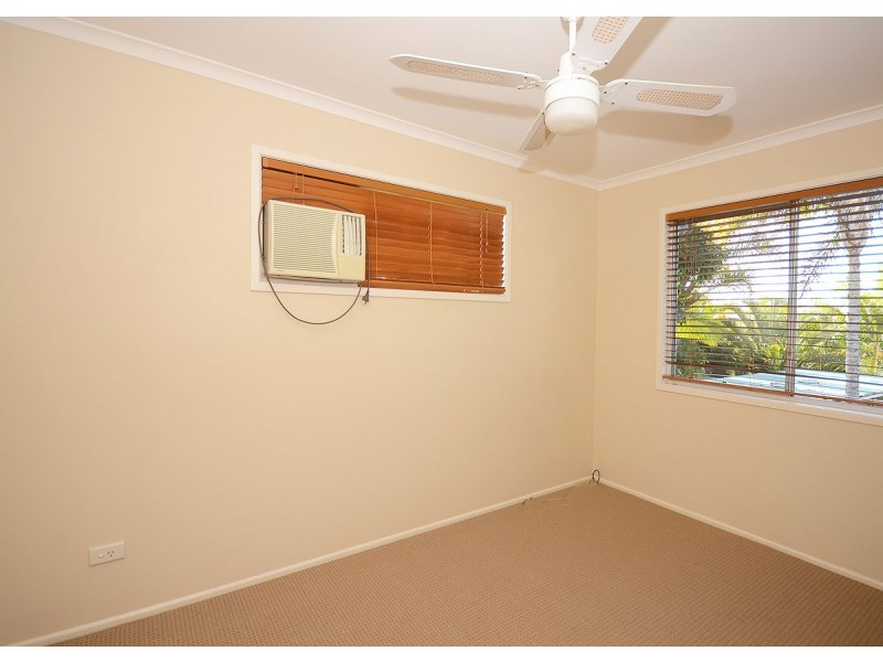 73 Lauren Street, Urangan QLD 4655