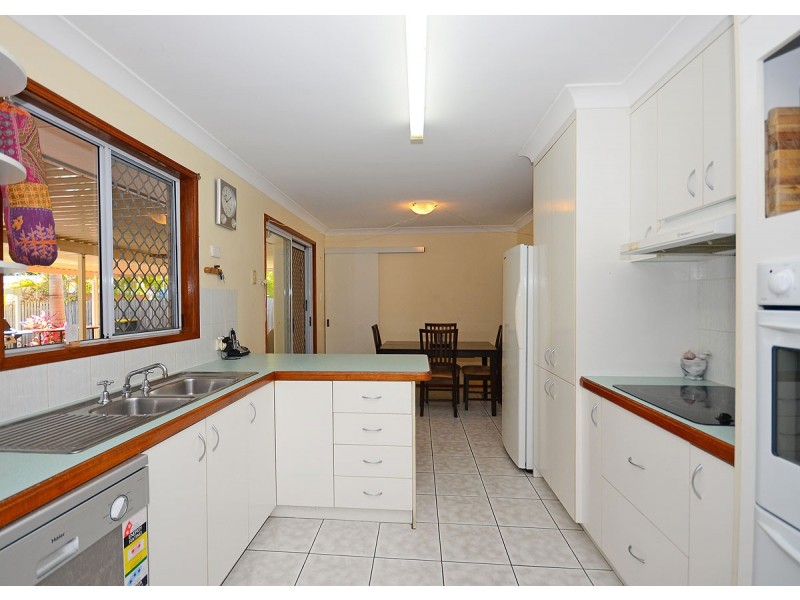 10 Cedar Crescent, Kawungan QLD 4655