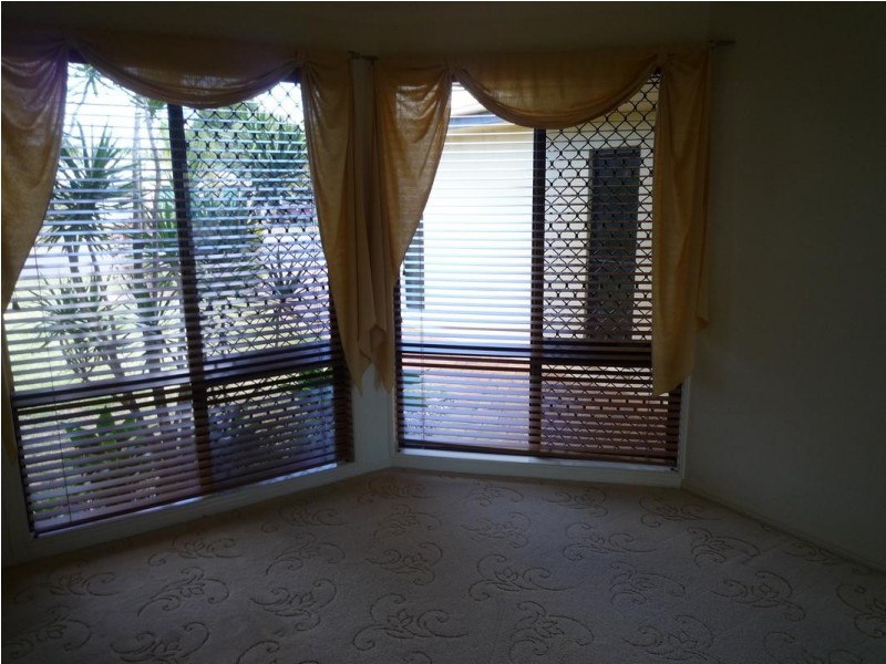 33 Royal Drive, Kawungan QLD 4655