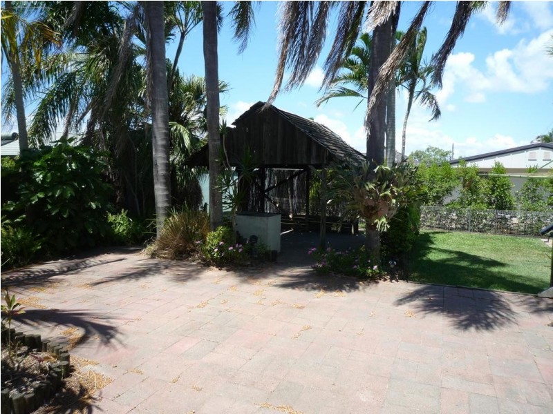 6 – 8 Crescent Street, Urangan QLD 4655