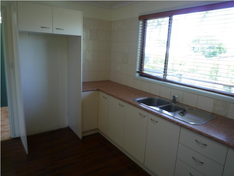 6 – 8 Crescent Street, Urangan QLD 4655