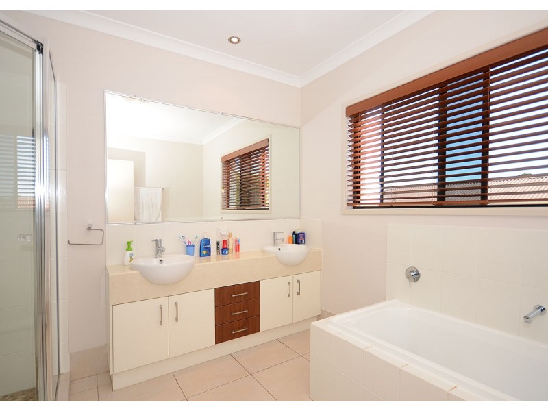 7 Lygon Court, Urraween QLD 4655