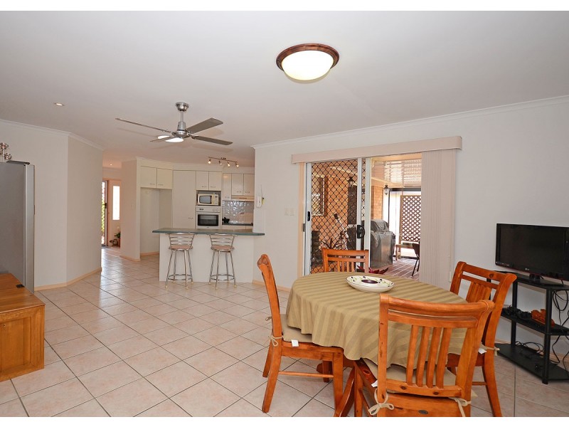 12 Heather Way, Urraween QLD 4655