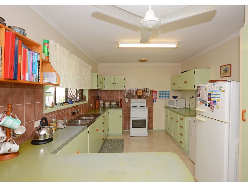 33 Miller Street, Urangan QLD 4655