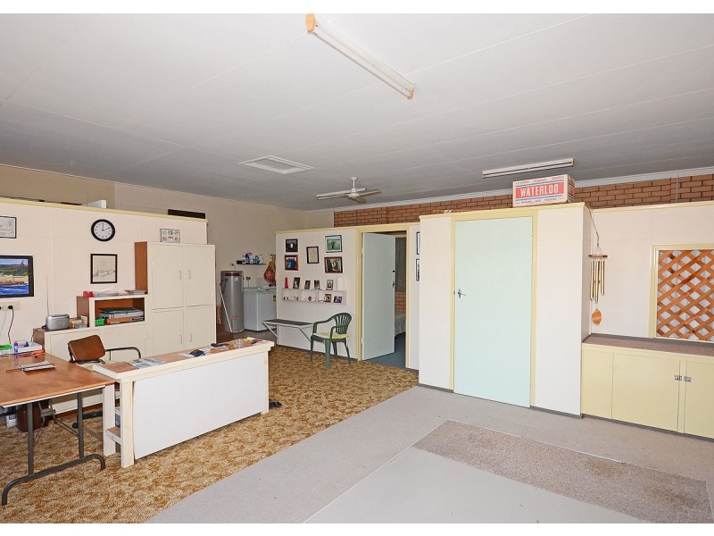 33 Miller Street, Urangan QLD 4655