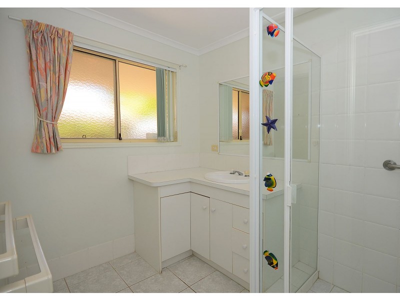 1, 9 King Edward Court, Urangan QLD 4655
