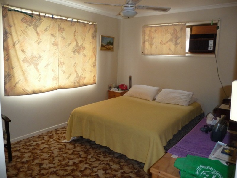 1 Howlett Street, Urangan QLD 4655